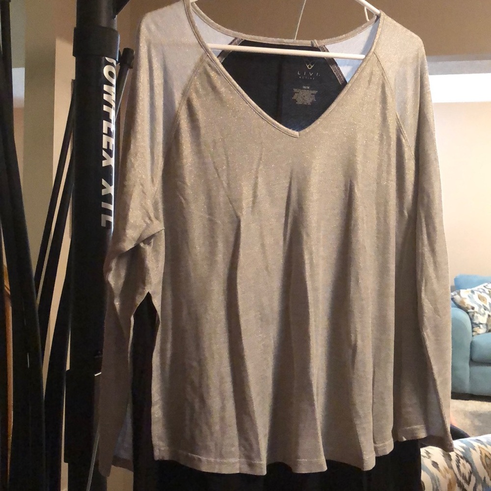 Livi Active exercise top. Size 14/16